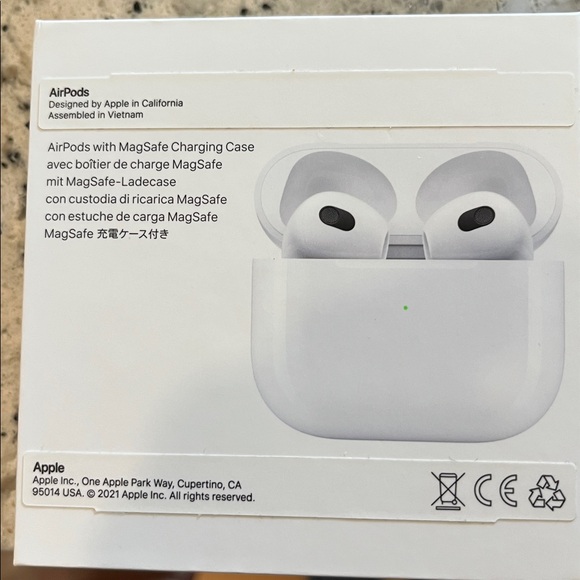 AirPods (3rd generation) with MagSafe Charging Case Model A2565 A2564 A2566